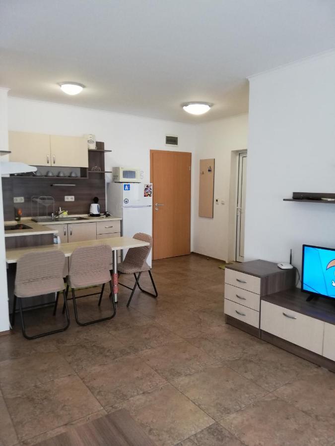 Apartamenti Zhelezovi Pomorie Exteriör bild