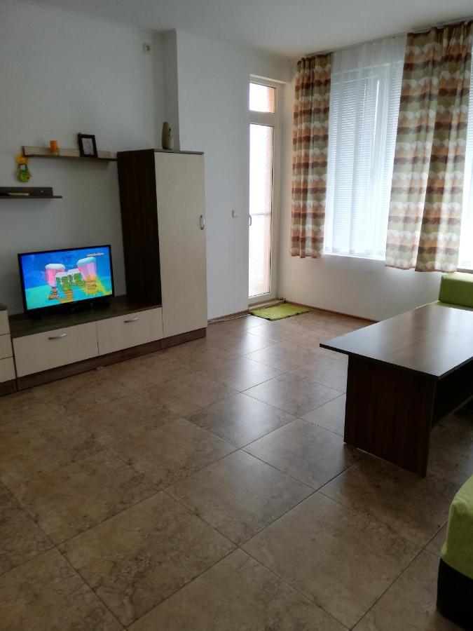 Apartamenti Zhelezovi Pomorie Exteriör bild