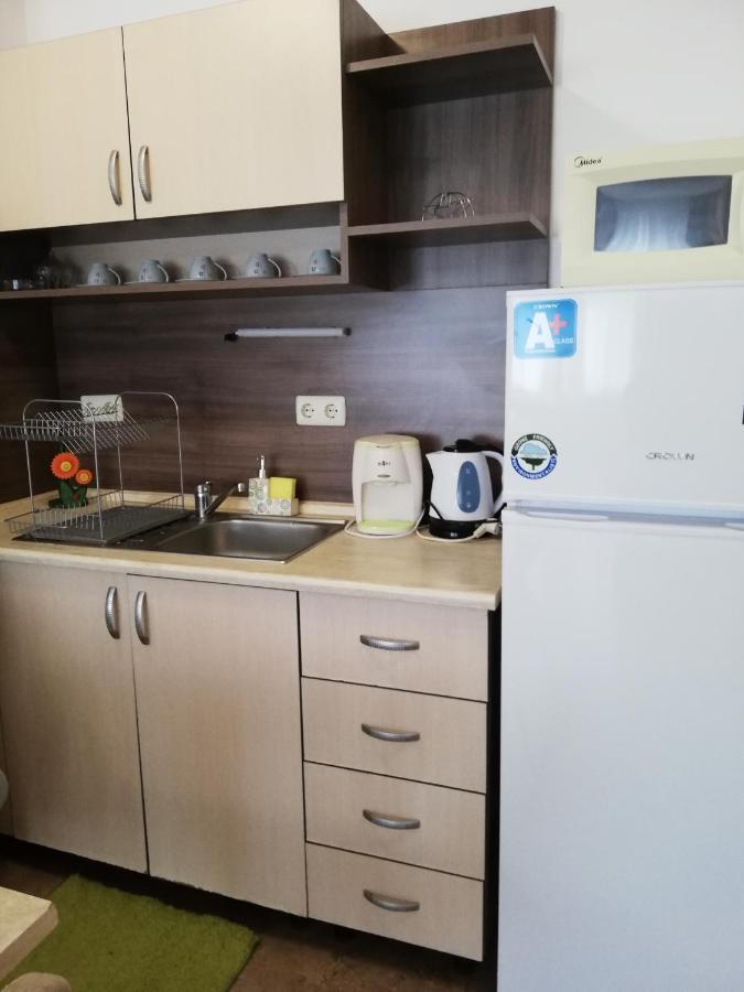 Apartamenti Zhelezovi Pomorie Exteriör bild