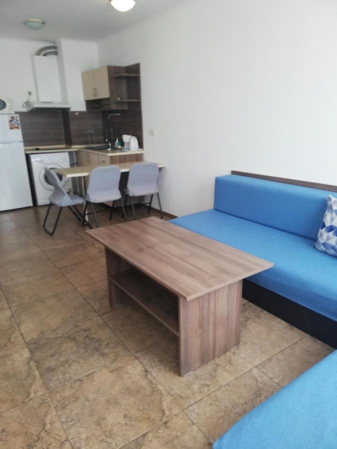 Apartamenti Zhelezovi Pomorie Exteriör bild