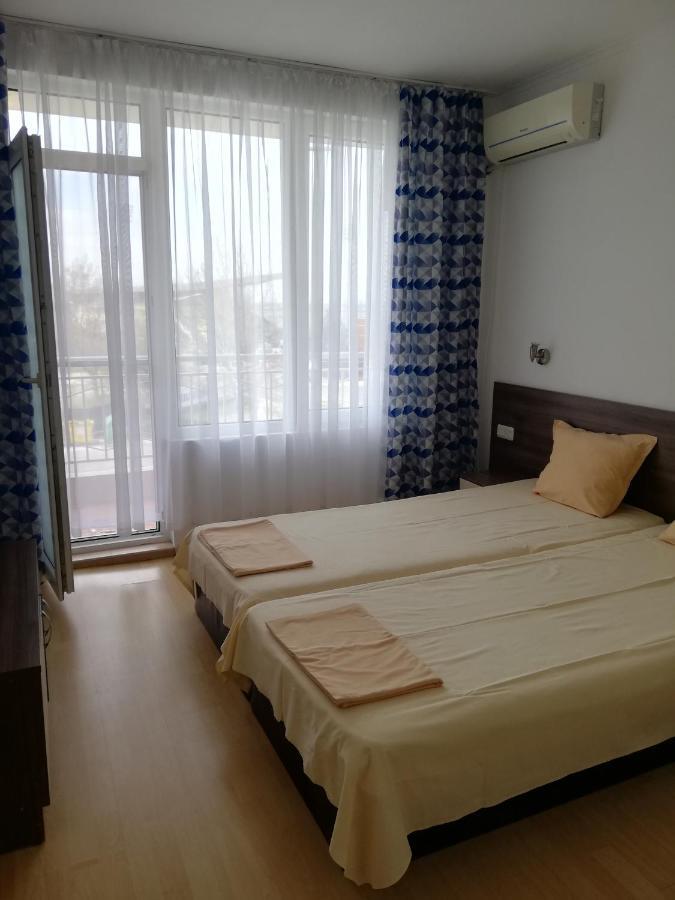 Apartamenti Zhelezovi Pomorie Exteriör bild