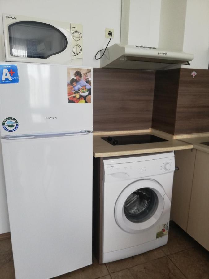 Apartamenti Zhelezovi Pomorie Exteriör bild