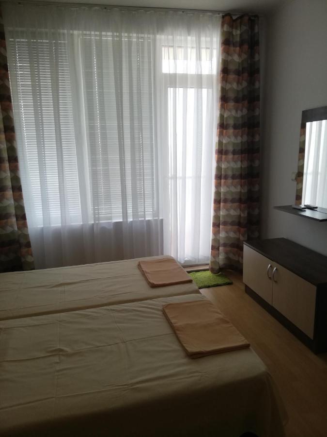 Apartamenti Zhelezovi Pomorie Exteriör bild