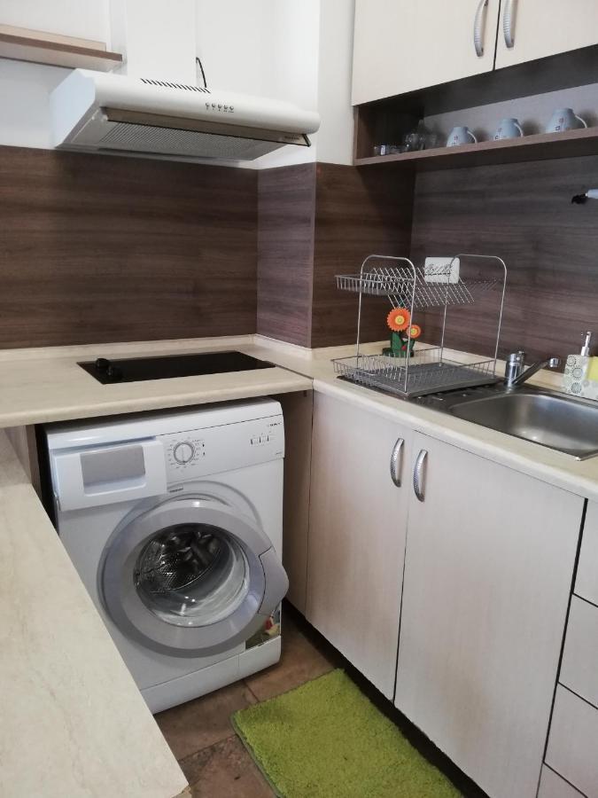 Apartamenti Zhelezovi Pomorie Exteriör bild